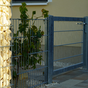 Gabione mit Tor
