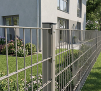 Doppelstabmattenzaun Komplettset 8/6/8 in RAL 7030, Steingrau inkl. Kombitor Premium